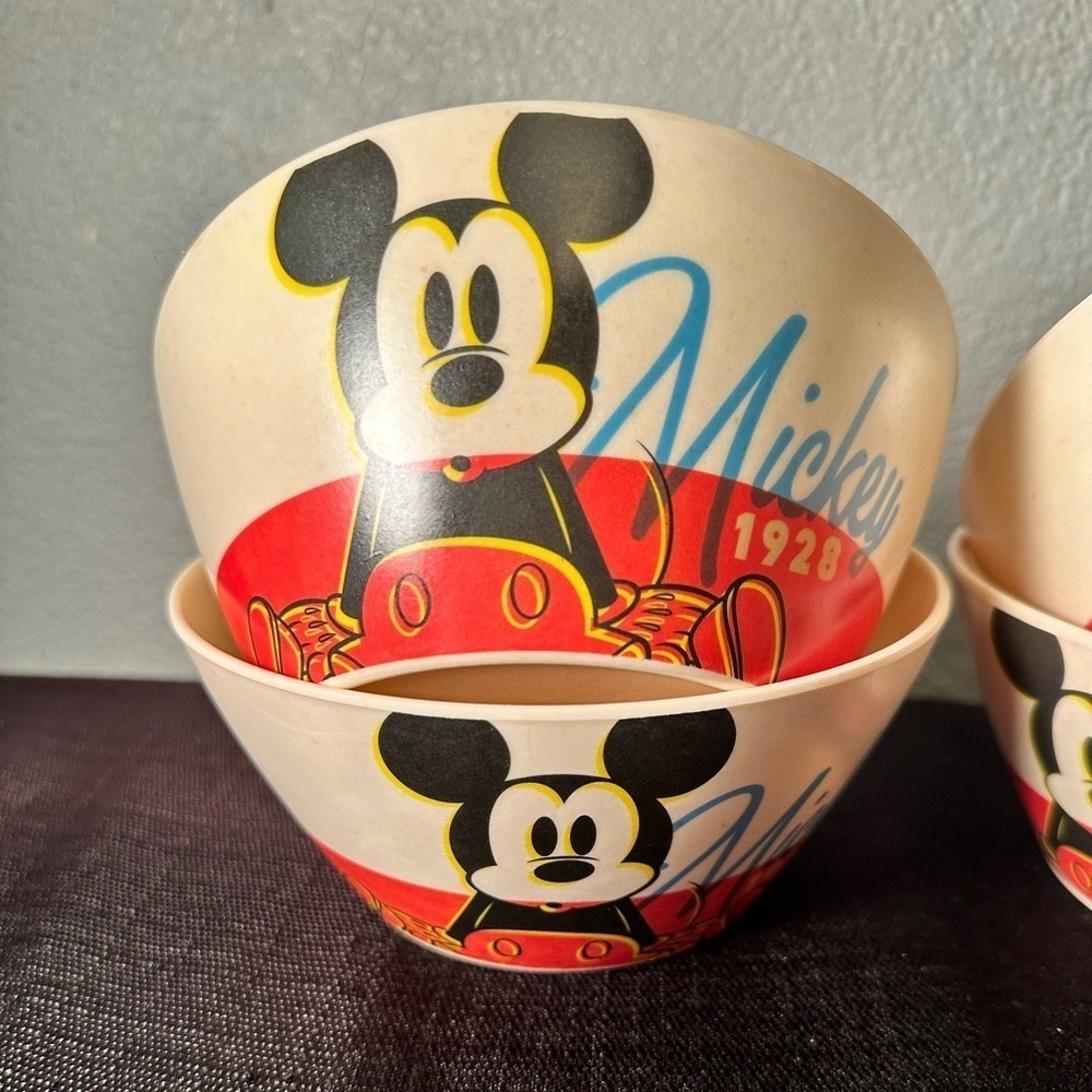 Lot Of 4 Mickey Mouse Debut Year Creal Bowls - Picture 2 of 5